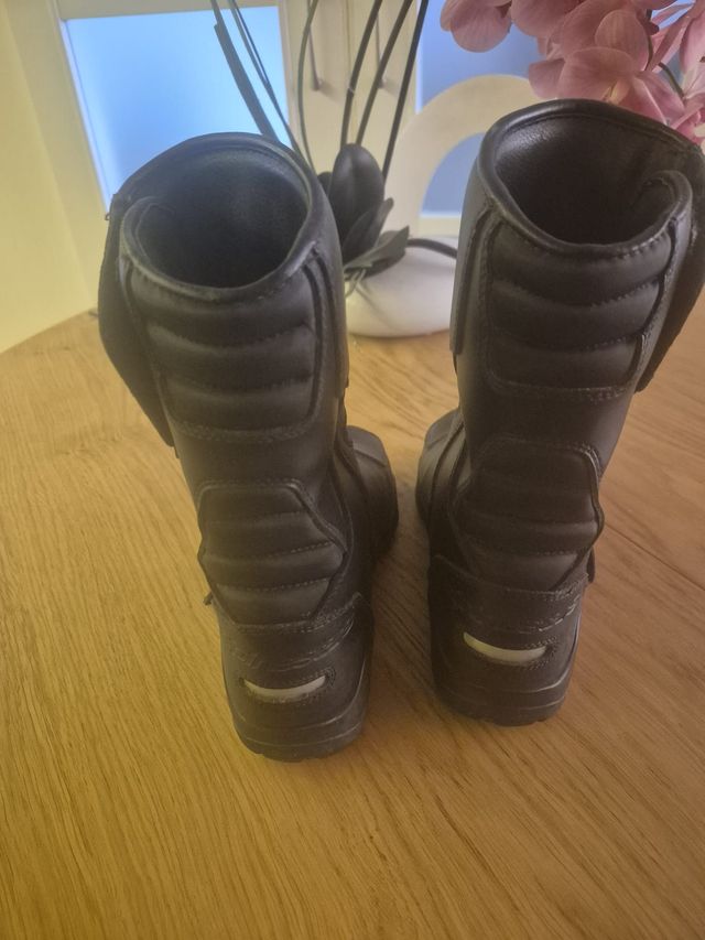 Botas de moto negras marca Alpinestar talla 36 u