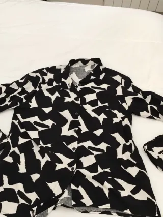 Blusa estampada blanco y negro