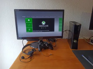 Xbox 360 Negra con Mando y Cascos y TV samsung