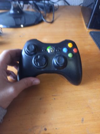 Xbox 360 Negra con Mando y Cascos y TV samsung