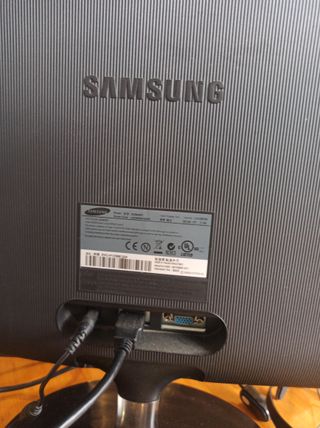 Xbox 360 Negra con Mando y Cascos y TV samsung