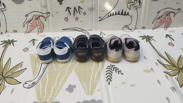 Lote 3 pares zapatillas niño talla 21