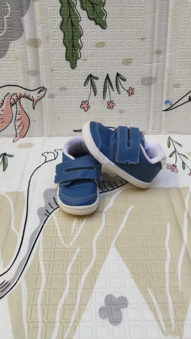 Lote 3 pares zapatillas niño talla 21