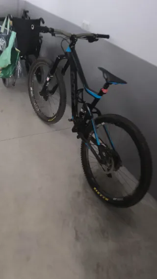 Bicicleta Giant Doble Suspensión
