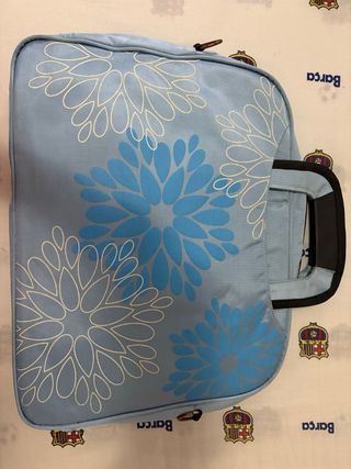 Maletín ordenador azul con flores