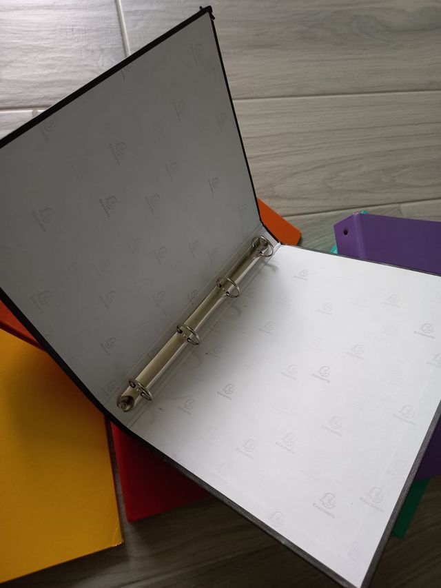 9 Raccoglitori ad anelli A4