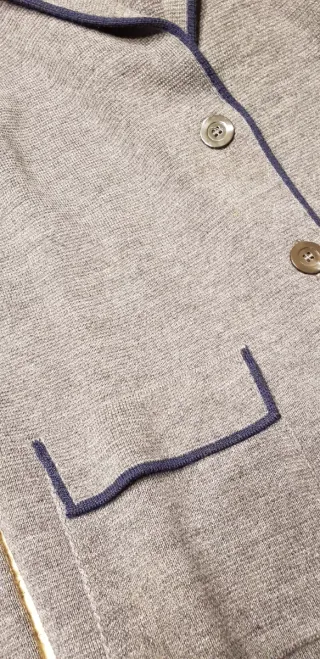 Chaqueta D.SPORT gris con ribete azul