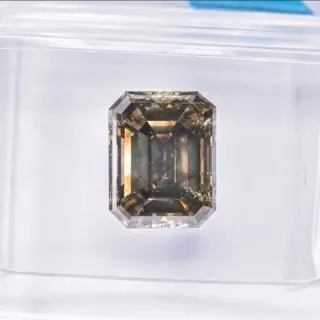 Par de diamantes 1.06 y 1.75 Ct Fancy