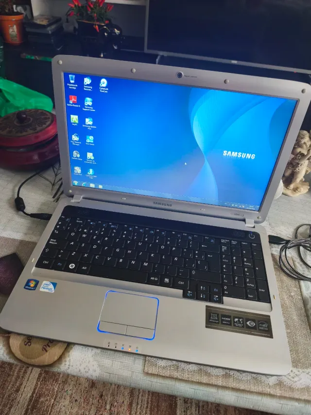 Portátil Samsung Plata y Negro