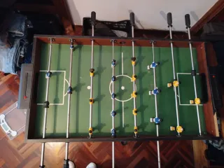Futbolín y mesa de billar