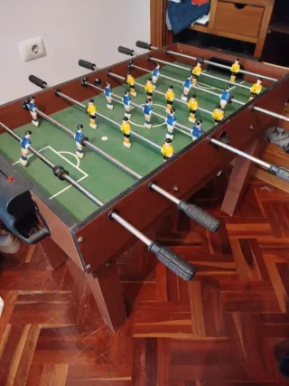 Futbolín y mesa de billar
