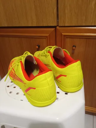 Zapatillas Nike Mercurial Amarillas y Rojas