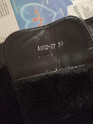 Stivali stringati da donna