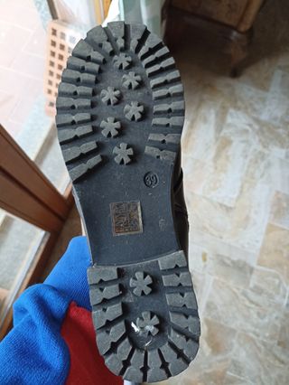 Stivali stringati da donna