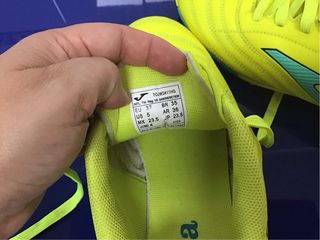Botas de fútbol Joma amarillas nuevas