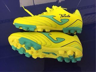 Botas de fútbol Joma amarillas nuevas
