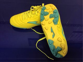 Botas de fútbol Joma amarillas nuevas