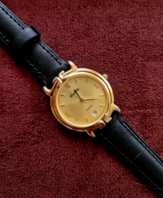 Reloj Duward Dorado con Correa Negra