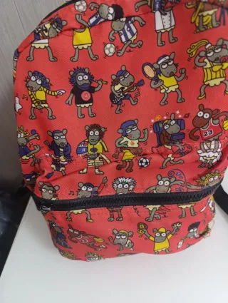 Mochila infantil con estampado divertido