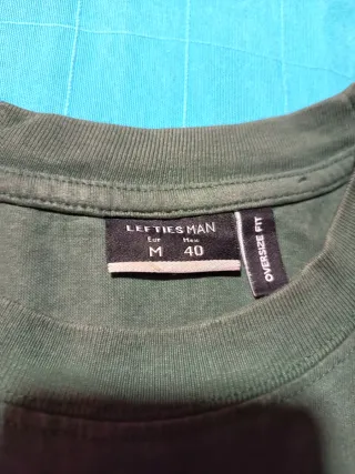 Camiseta lisa de color verde