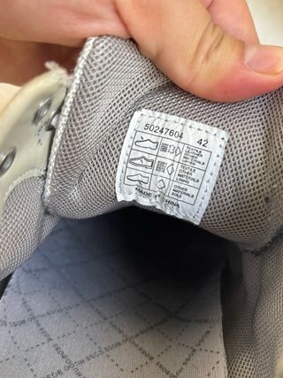 Zapatillas BOSS grises y blancas