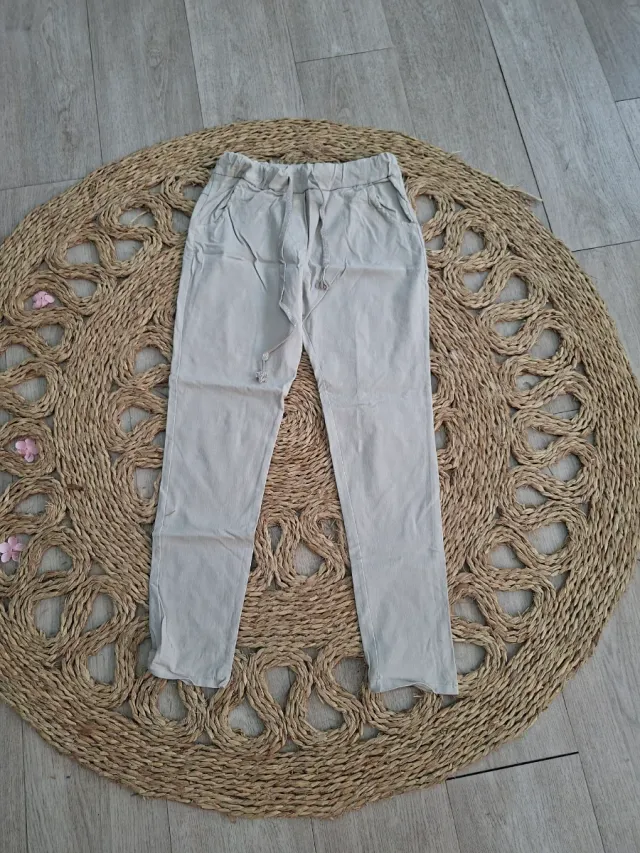 Pantalón beige mujer