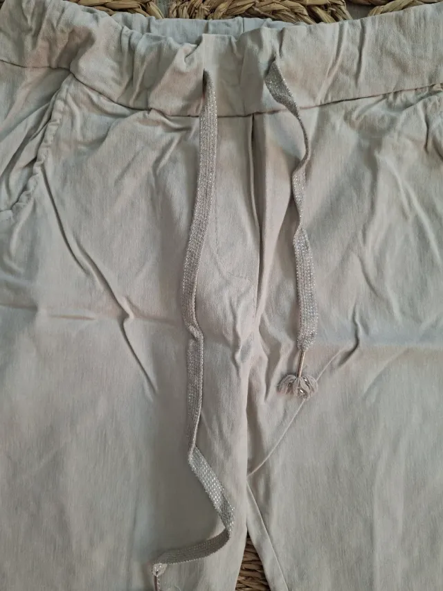 Pantalón beige mujer