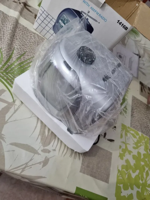 Mini TV B/N 5.5  con Radio AM/FM