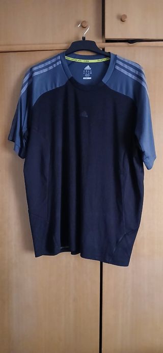 VENDO DEPORTIVA ADIDAS
