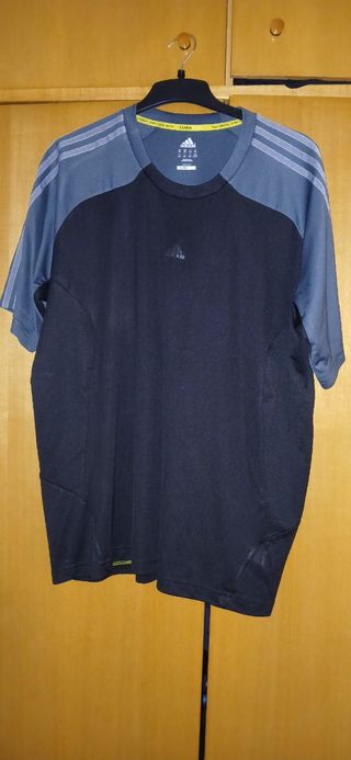 VENDO DEPORTIVA ADIDAS