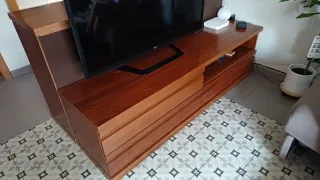 Mueble de comedor madera y cristal