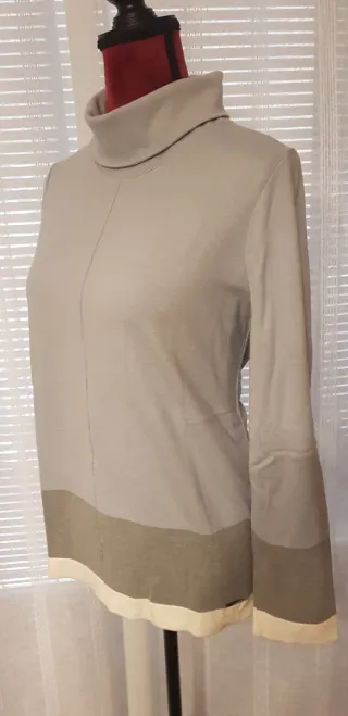 Jersey Naulover cuello alto color azul y blanco