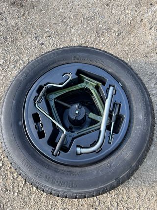 Ruota scorta FIAT Punto Evo piu accessori.