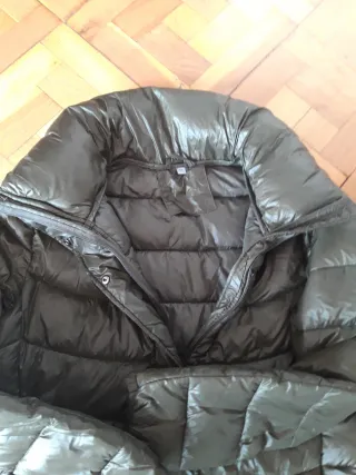 Parka acolchada mujer verde oliva.