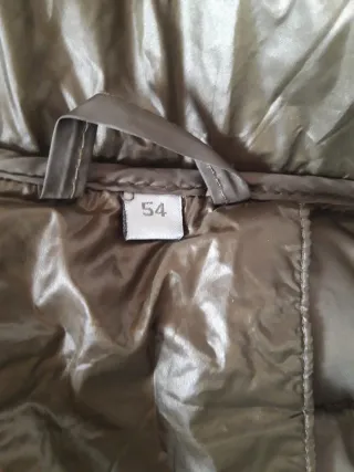 Parka acolchada mujer verde oliva.