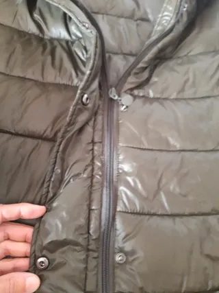 Parka acolchada mujer verde oliva.