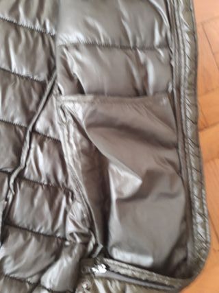 Parka acolchada mujer verde oliva.