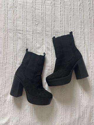 Botines negros tipo chelsea con tacón de Marypaz