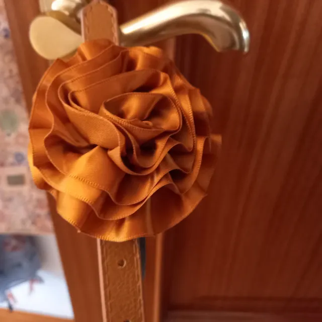 2 Cinturones Piel con Flor Raso Beige/Marrón nuevo