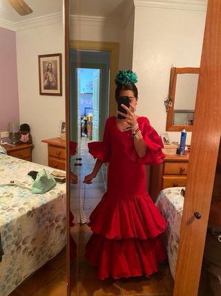 Traje de flamenca rojo y amarillo