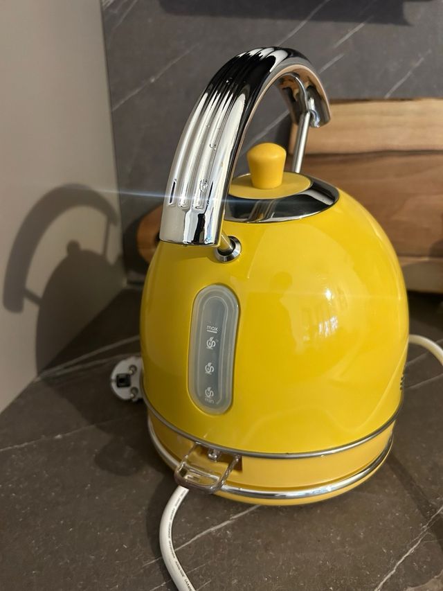 Bollitore Elettrico Giallo Swan