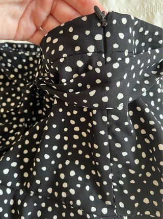 Falda pantalón corta negra con lunares blancos