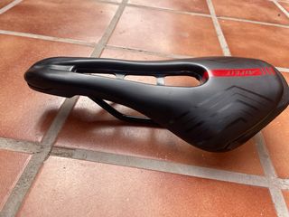 Sillín bicicleta AIFEIT negro y rojo