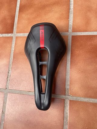 Sillín bicicleta AIFEIT negro y rojo