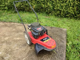 Desbrozadora de ruedas MTD WST 5522