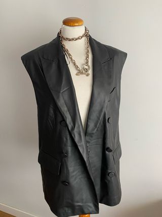 Chaleco Zara edición limitada cuero