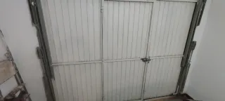 Puerta de garaje metálica