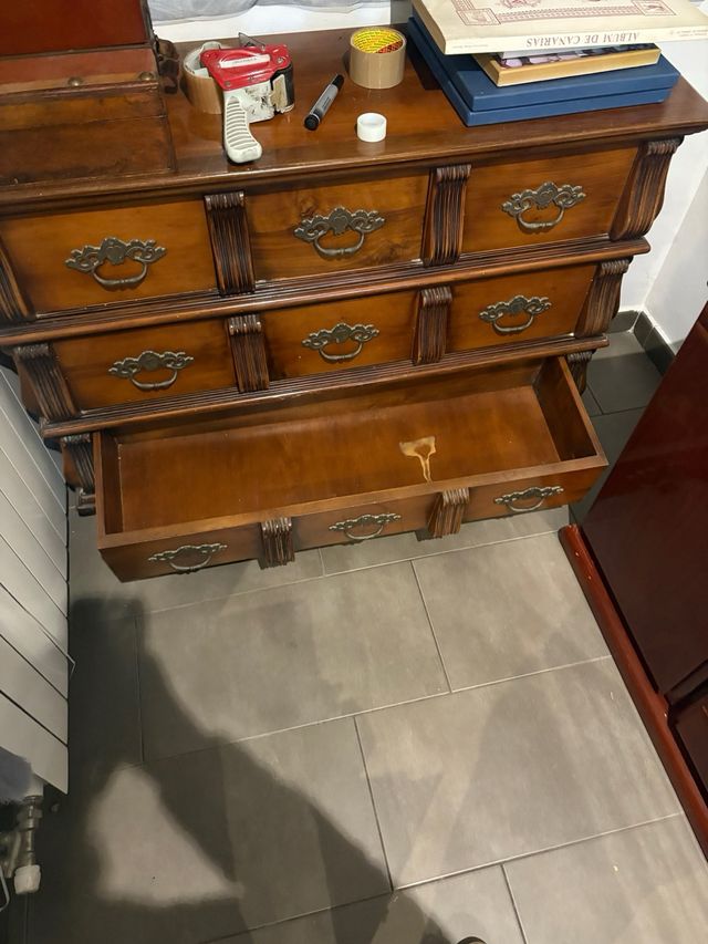 Cómoda de madera maciza