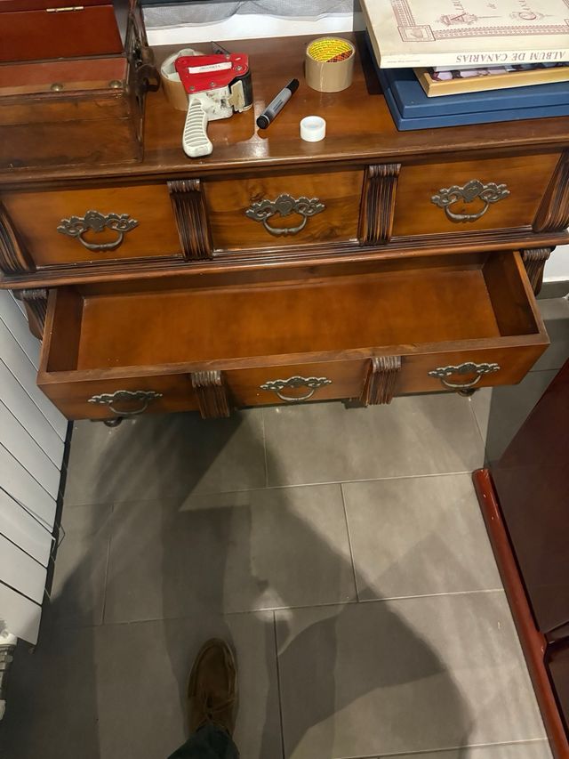 Cómoda de madera maciza