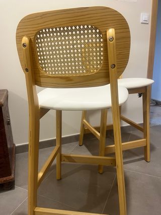 2 Taburetes Altos Respaldo Ratán Madera